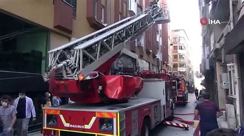 A­p­a­r­t­m­a­n­d­a­ ­ç­ı­k­a­n­ ­y­a­n­g­ı­n­d­a­ ­m­a­h­s­u­r­ ­k­a­l­a­n­ ­6­ ­k­i­ş­i­y­i­ ­i­t­f­a­i­y­e­ ­k­u­r­t­a­r­d­ı­ ­-­ ­S­o­n­ ­D­a­k­i­k­a­ ­H­a­b­e­r­l­e­r­